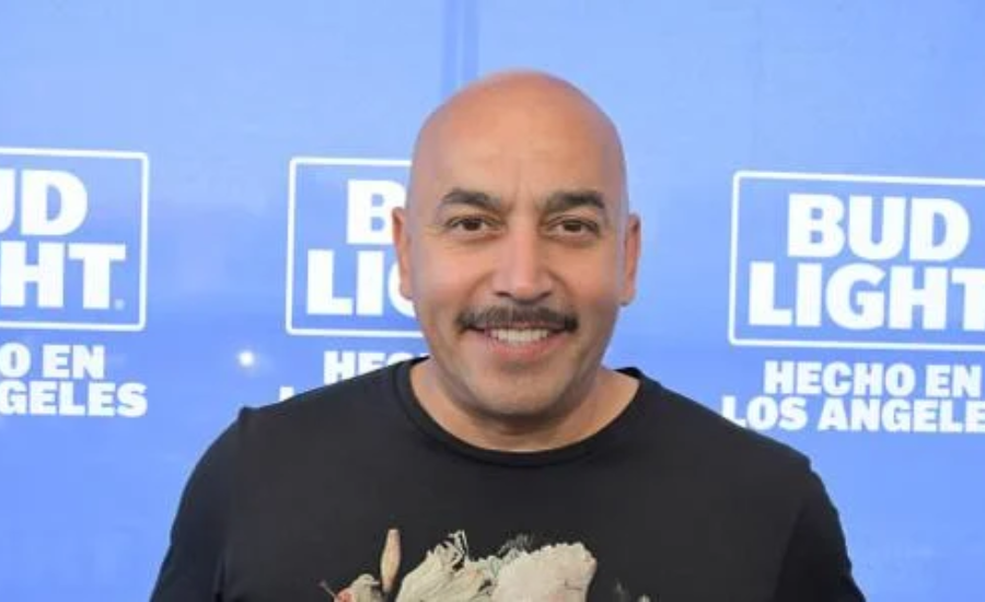 Lupillo Rivera's Physical Attributes